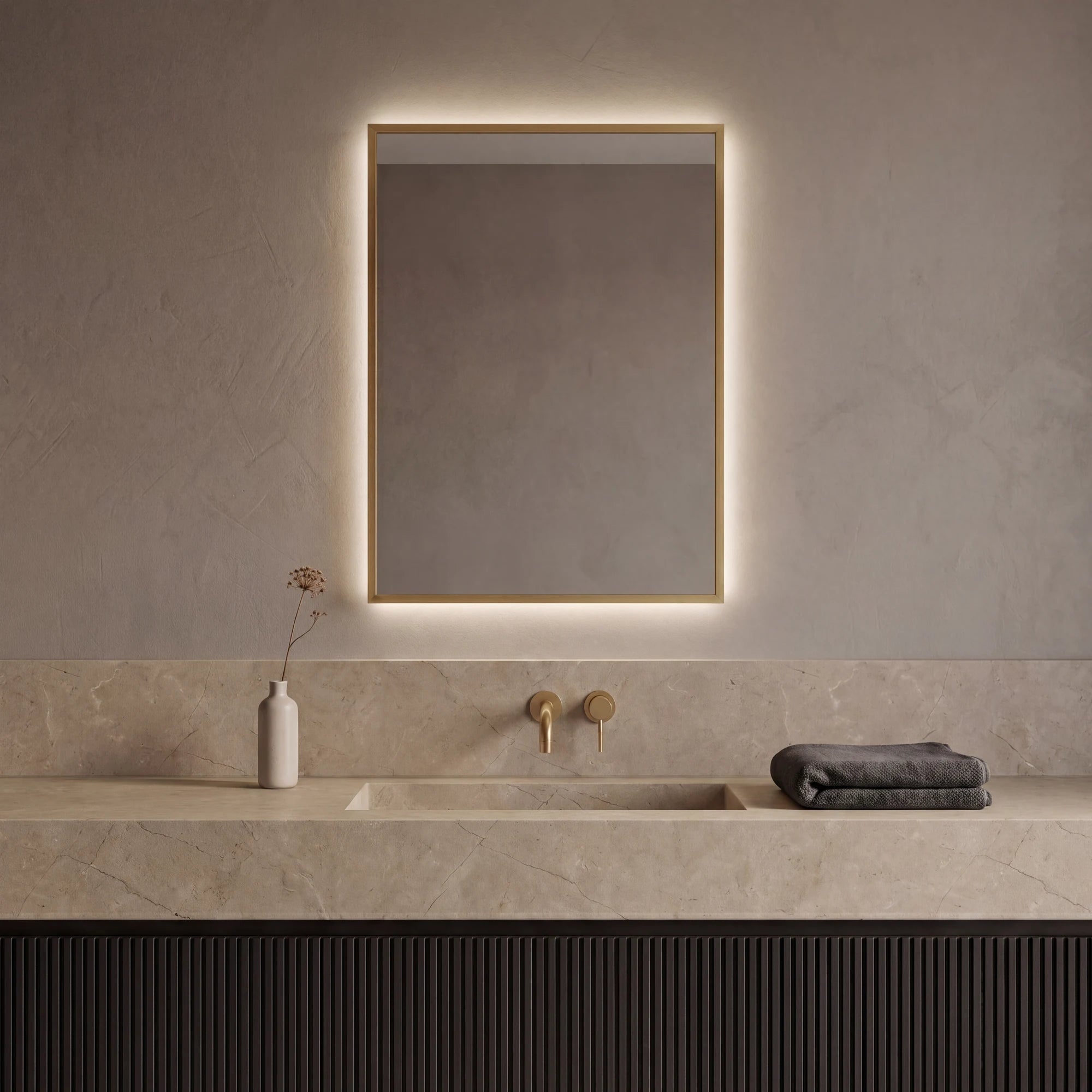 ORO LIGHT mirror in a bathroom, Elegance Collection. Claris Company.