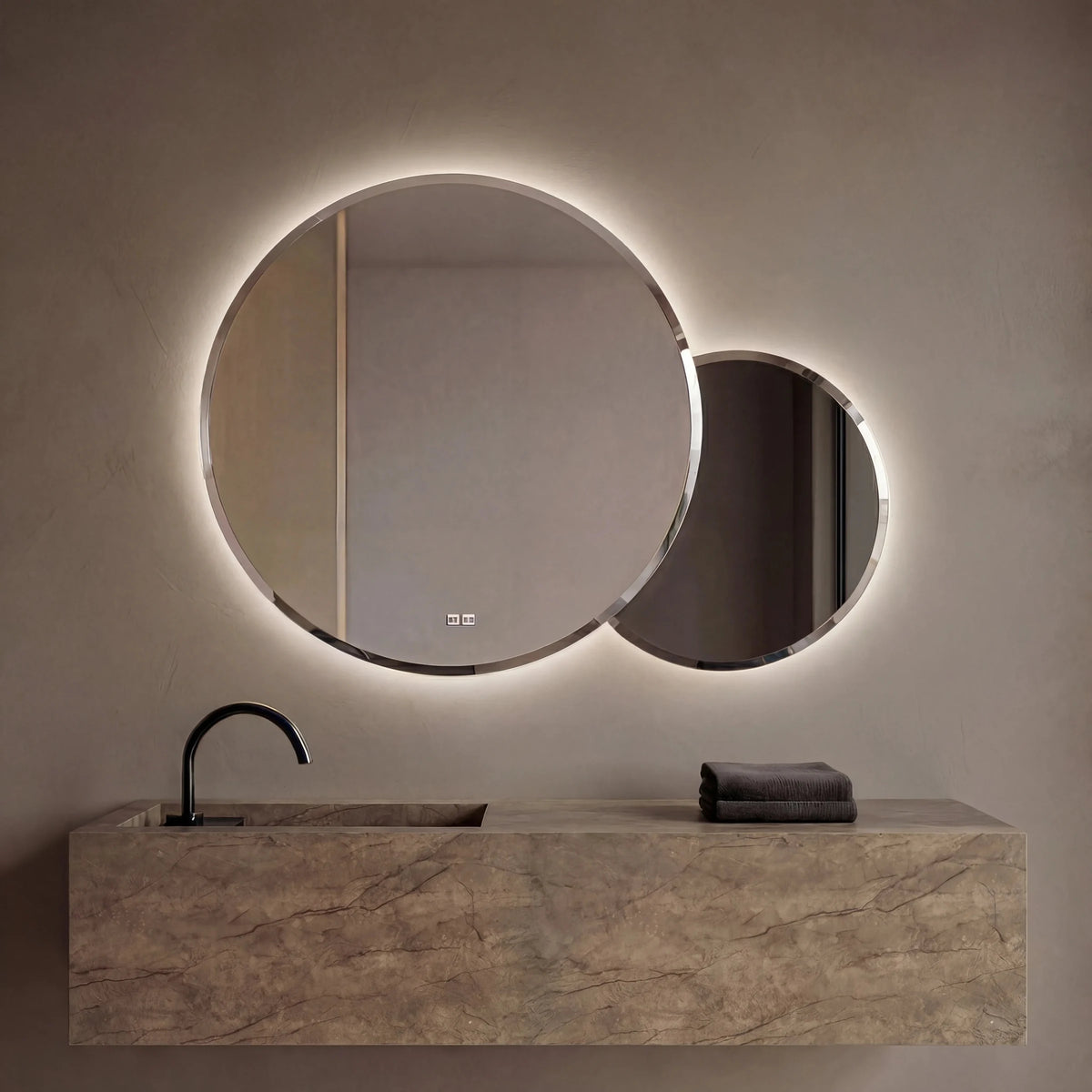 DUO R mirror, Elegance Collection. Claris Company.