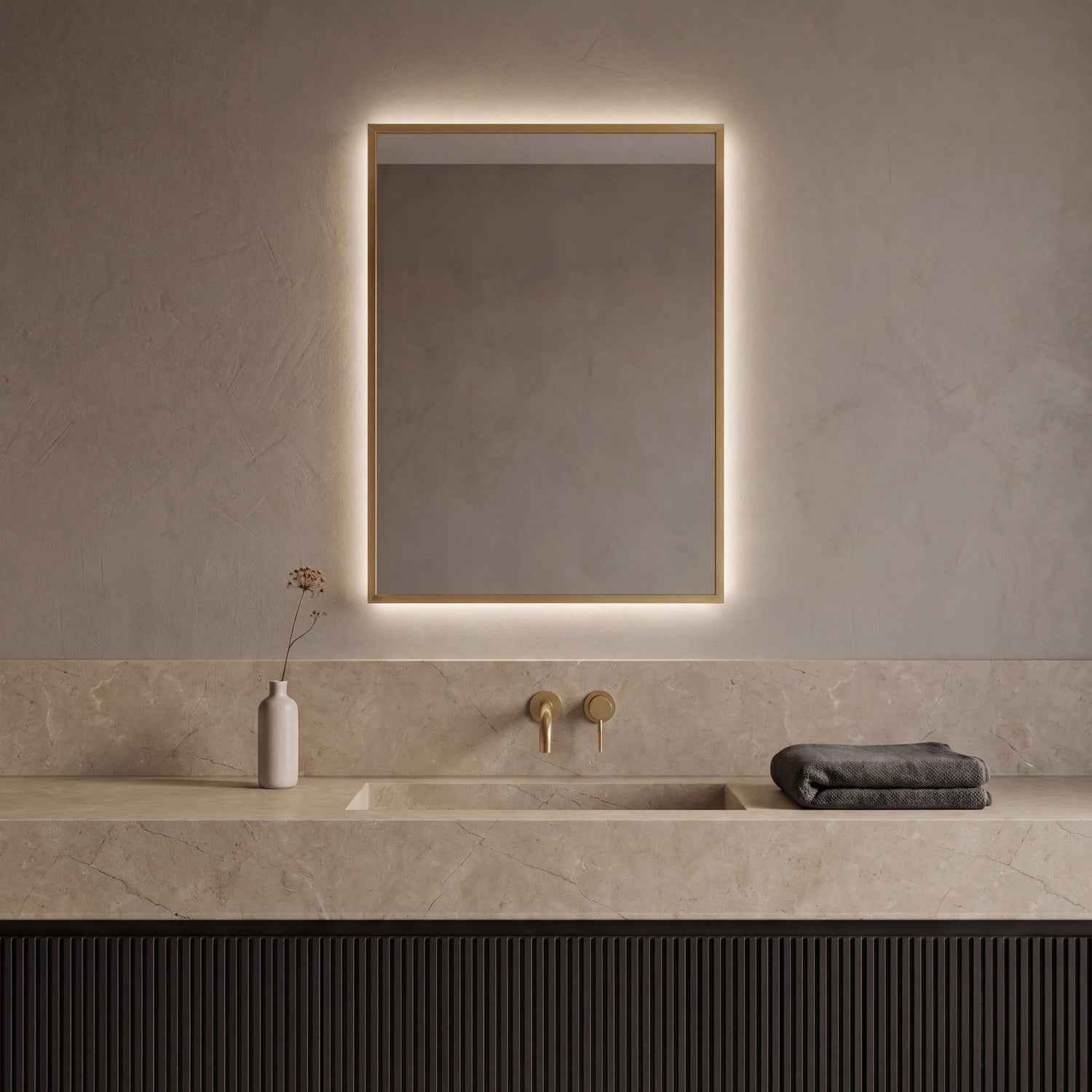 ORO LIGHT mirror in a bathroom, Elegance Collection. Claris Company.