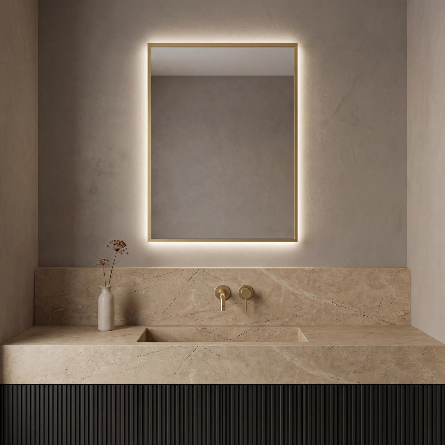 ORO LIGHT mirror in a bathroom, Elegance Collection. Claris Company.
